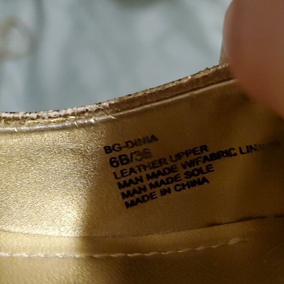 BCBG Generation  flat shoe  gold 6 - Picture 7 of 7